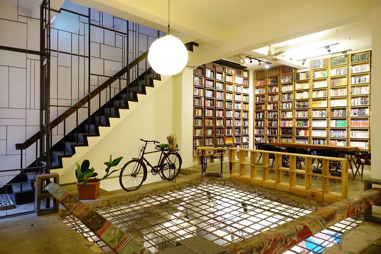 CAO JI BOOK INN HOSTEL, TAINAN **